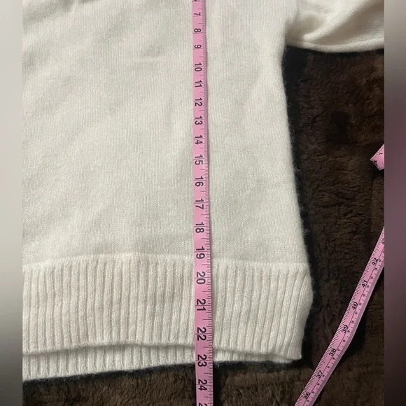 Rachael Zoe 2-Ply Cashmere Cream Turtleneck Sweater - Picture 8 of 11